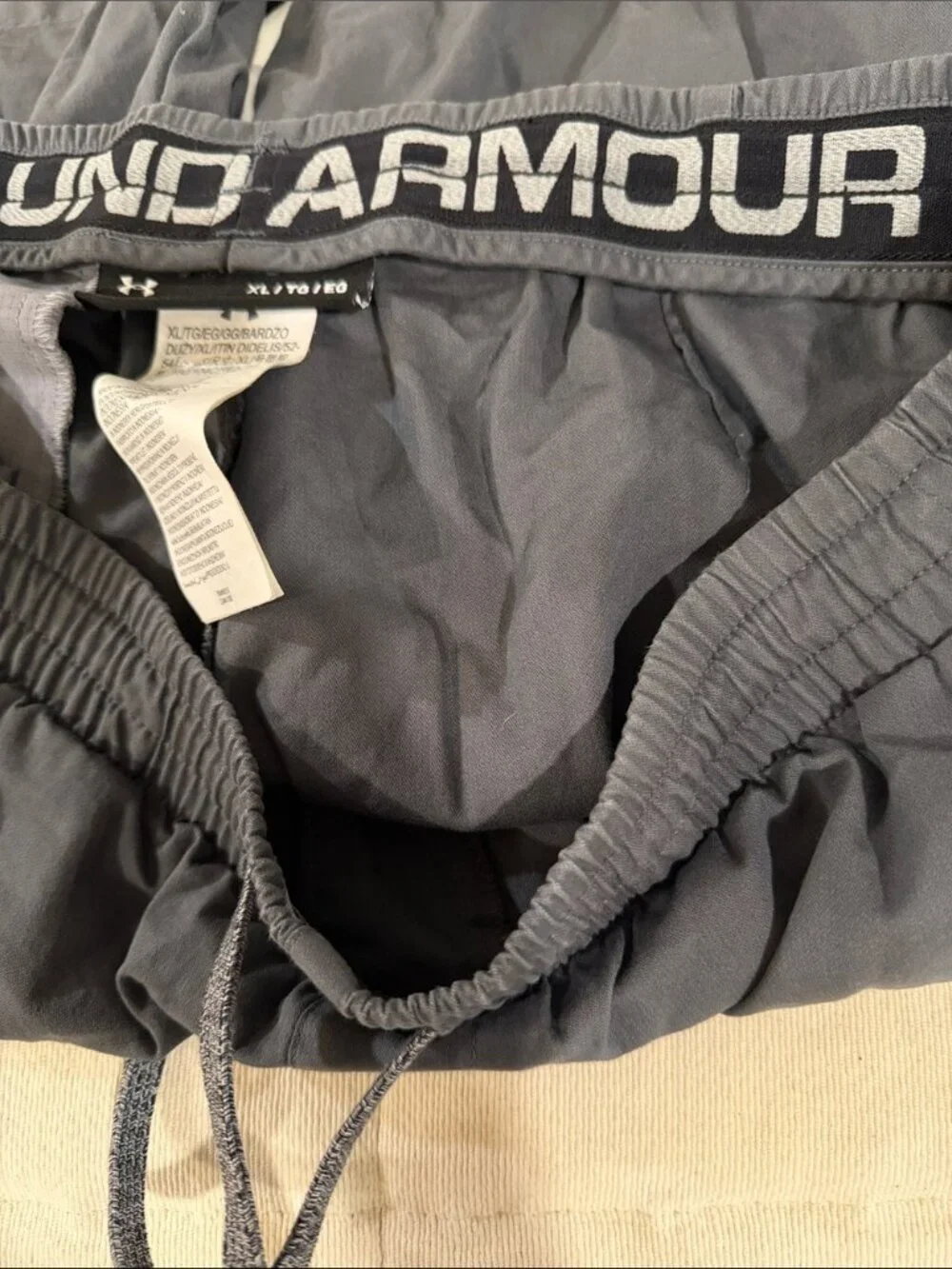 Under Armour Mens HeatGear Gray Athletic Shorts XL Elastic Waist